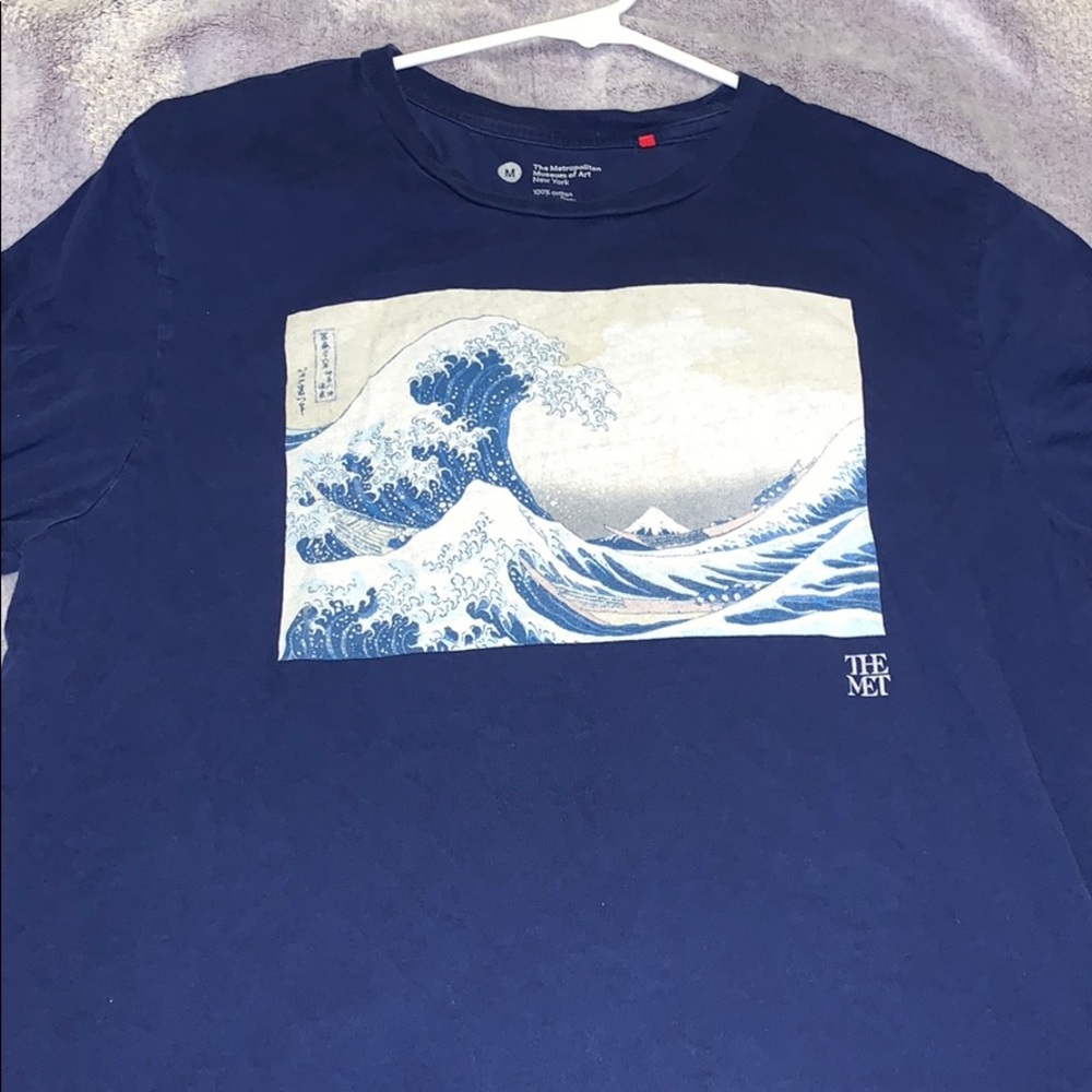 DescriptionThe Great Wave off Kanagawa Tee